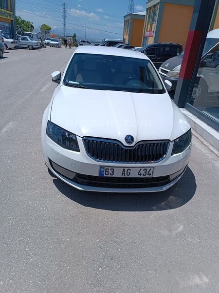 Sahibinden Skoda Octavia 1.6 TDI Style 2015 Model Van 86.000 km Beyaz