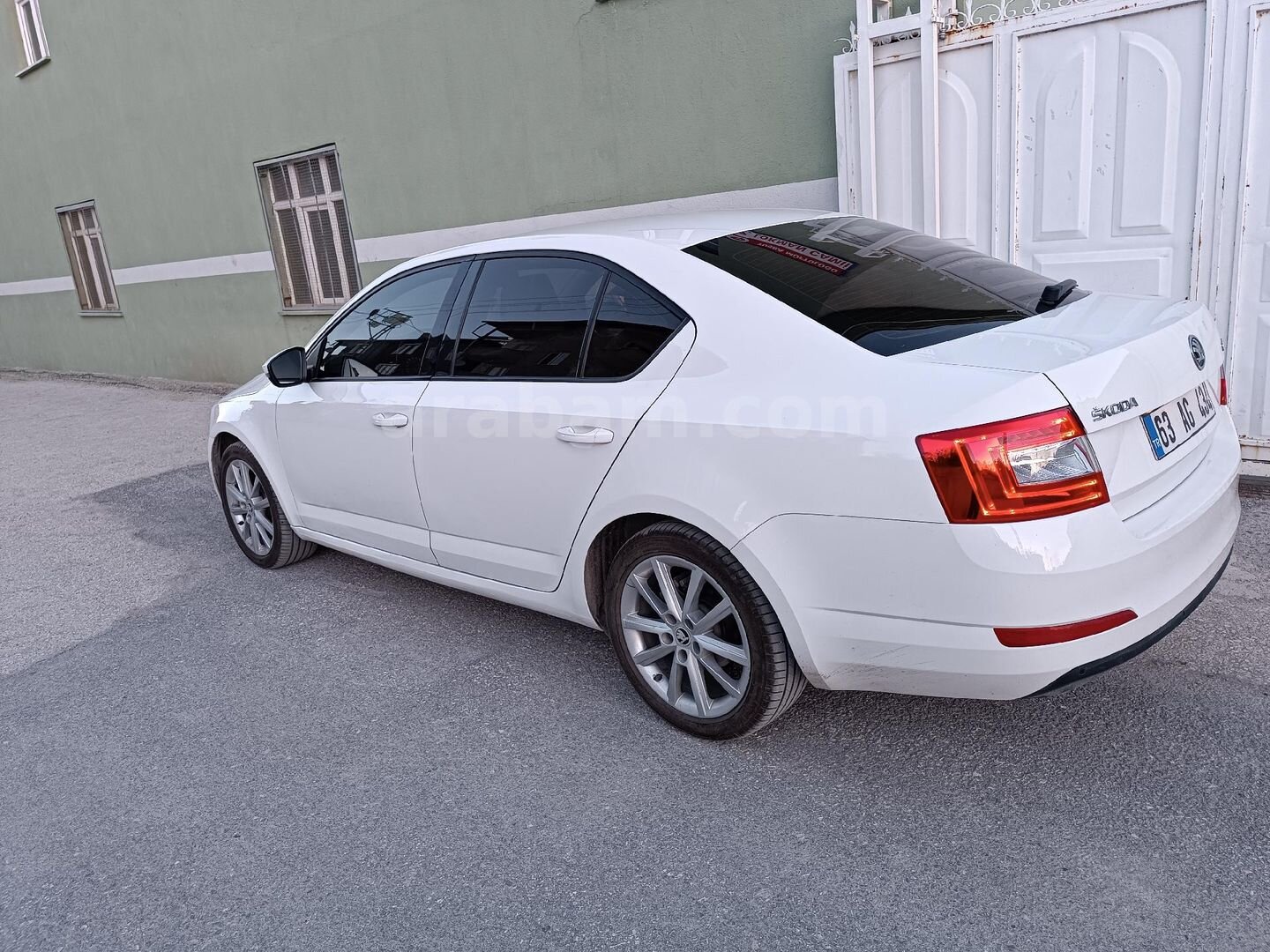 Sahibinden Skoda Octavia 1.6 TDI Style 2015 Model Van 86.000 km Beyaz 2