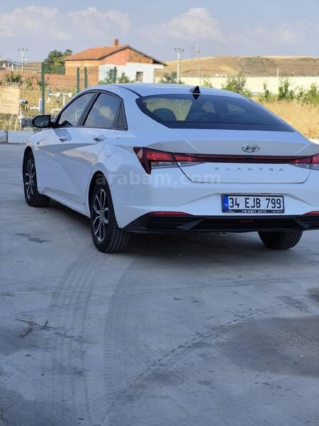 Sahibinden Hyundai Elantra 1.6 MPI Style Comfort 2021 Model Yozgat 124.400 km Beyaz