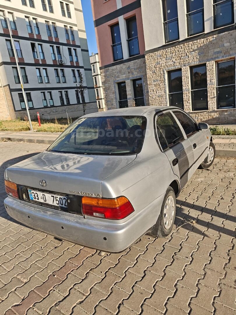 Sahibinden Toyota Corolla 1.3 XE 1996 Model Şanlıurfa 386.000 km Gri 4