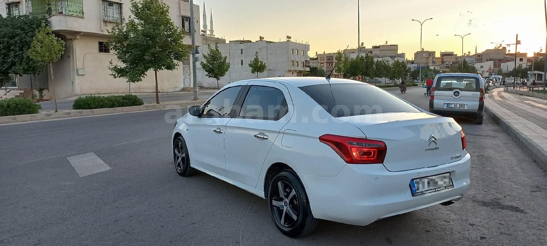 Galeriden Citroen C-Elysée 1.6 HDi Live 2017 Model Gaziantep 305.000 km Beyaz 4