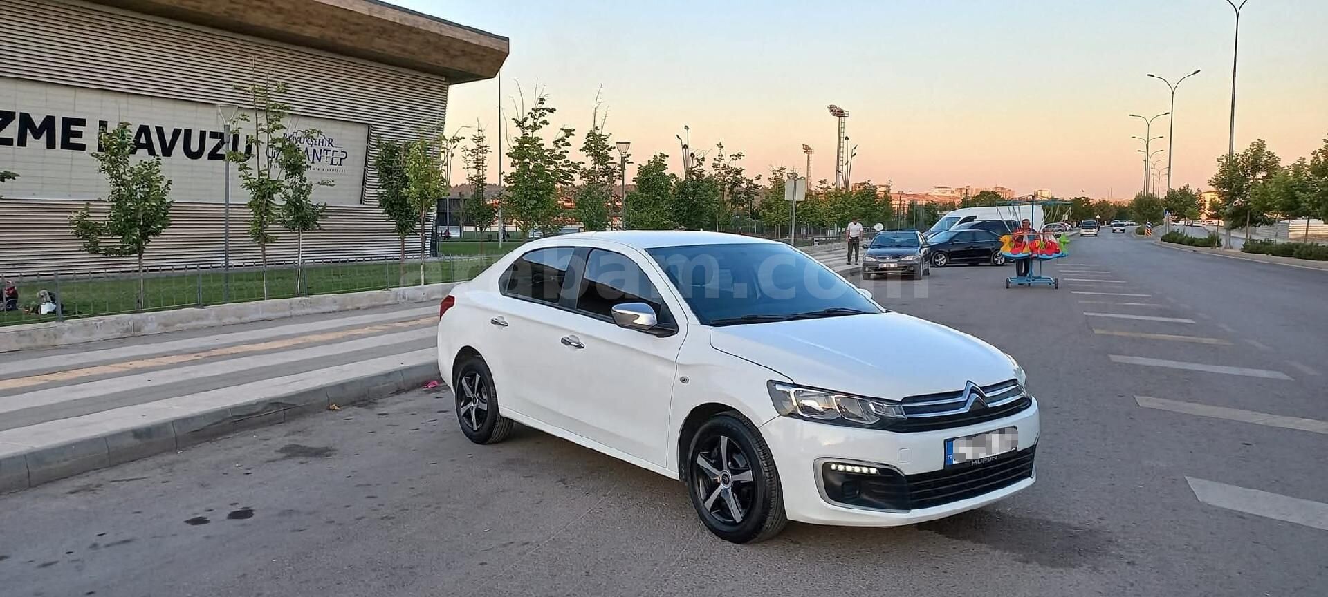 Galeriden Citroen C-Elysée 1.6 HDi Live 2017 Model Gaziantep 305.000 km Beyaz 1