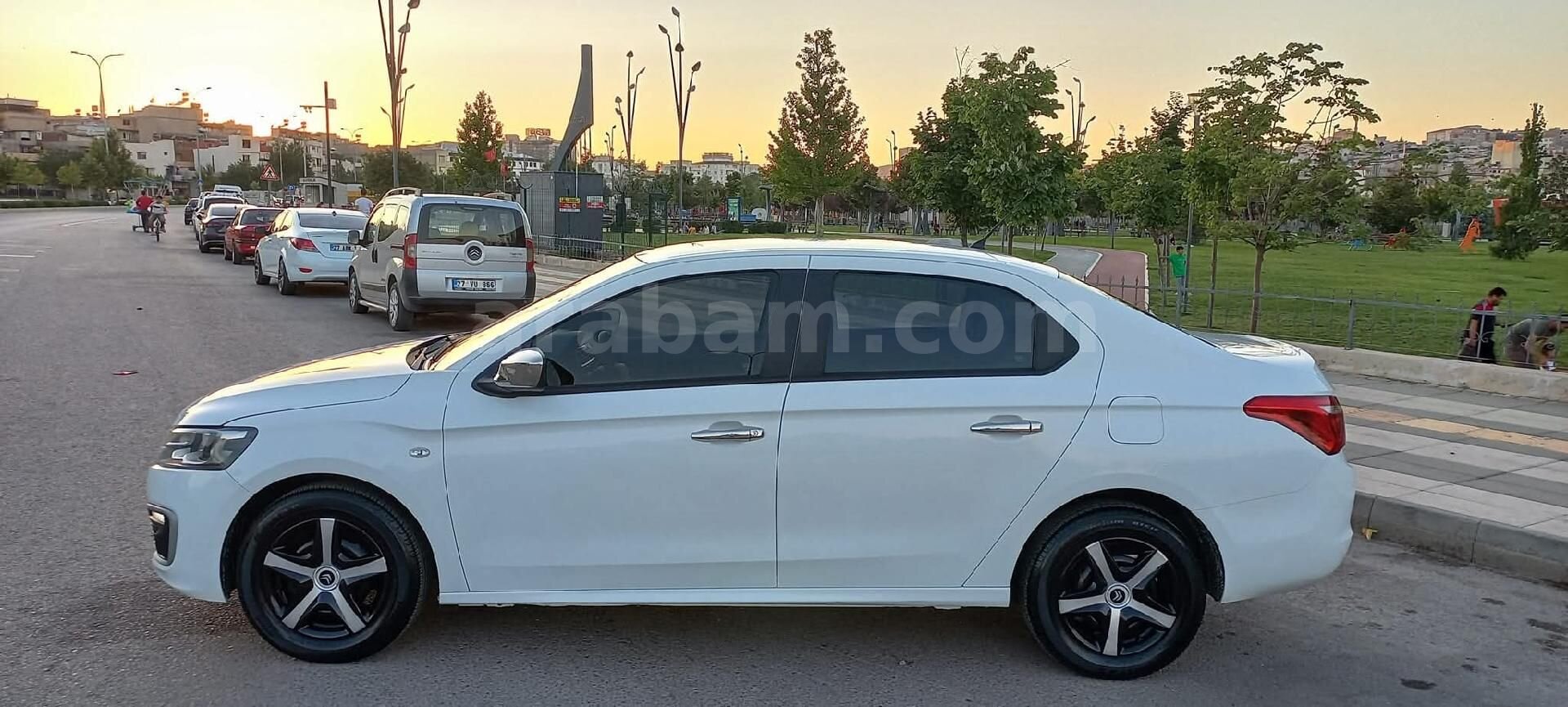 Galeriden Citroen C-Elysée 1.6 HDi Live 2017 Model Gaziantep 305.000 km Beyaz 7