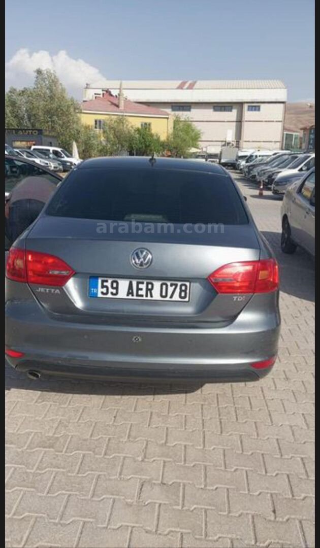 Sahibinden Volkswagen Jetta 1.6 TDi Comfortline 2014 Model Van 206.000 km Gri 2