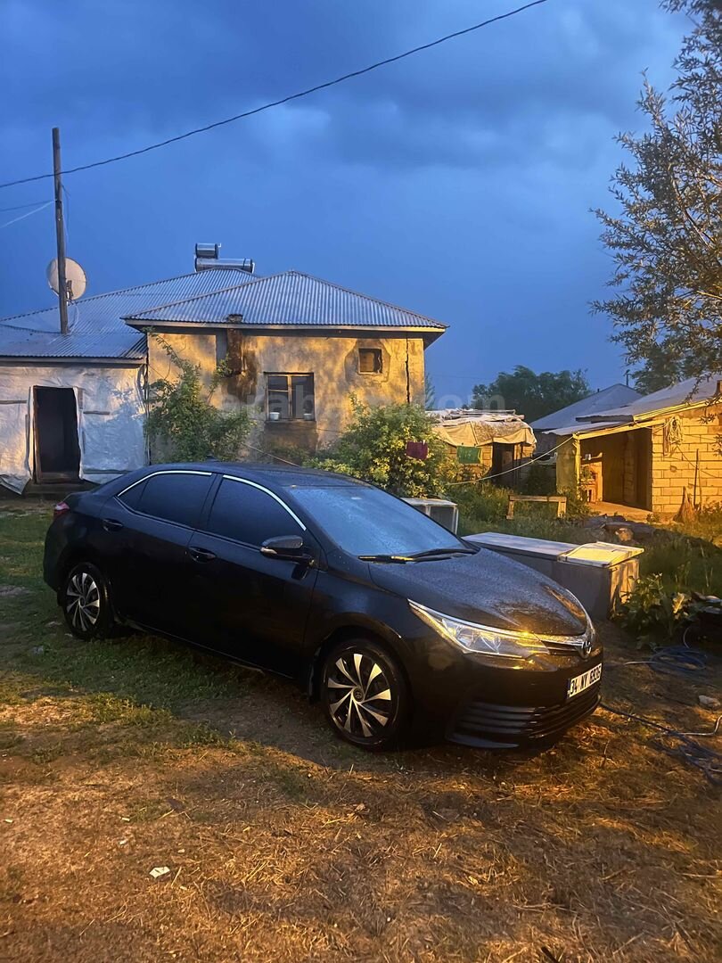Sahibinden Toyota Corolla 1.33 Life 2017 Model İstanbul 118.800 km Siyah 6