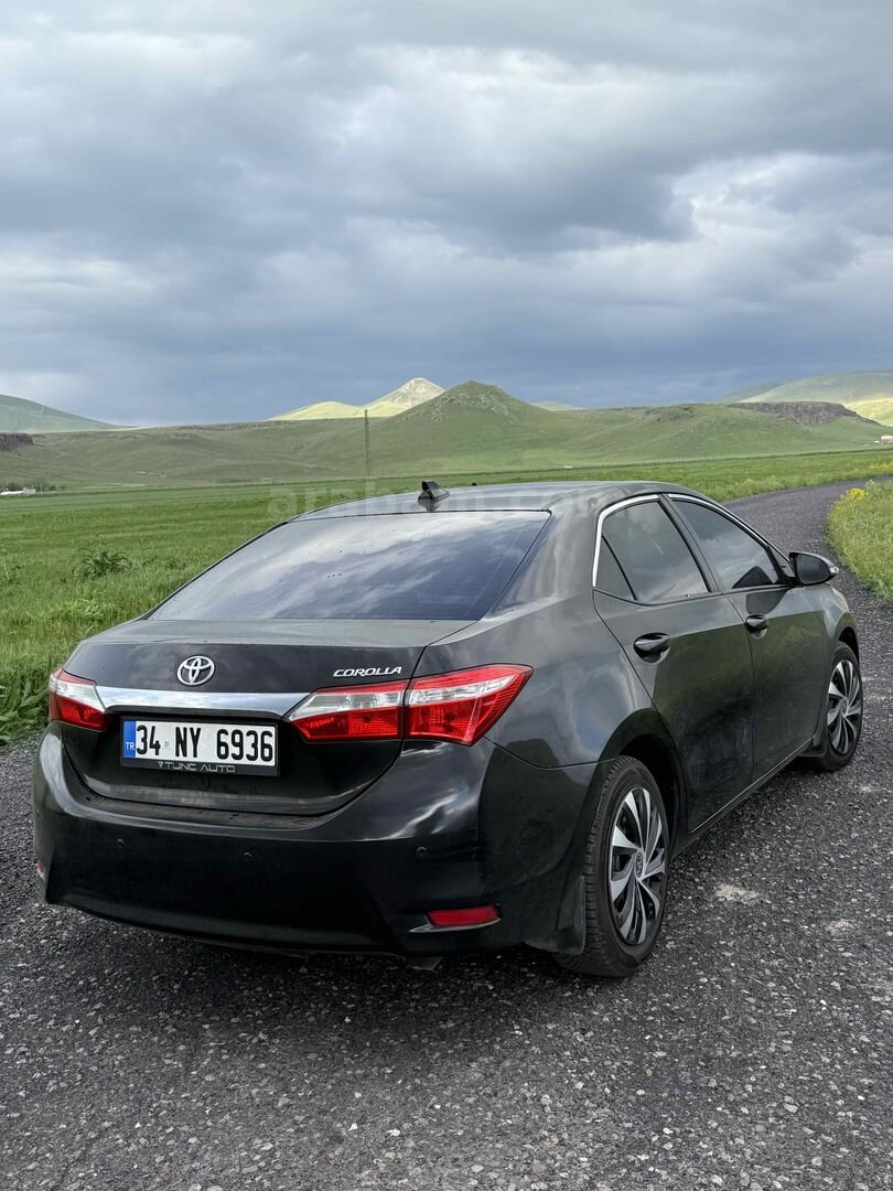 Sahibinden Toyota Corolla 1.33 Life 2017 Model İstanbul 118.800 km Siyah 1