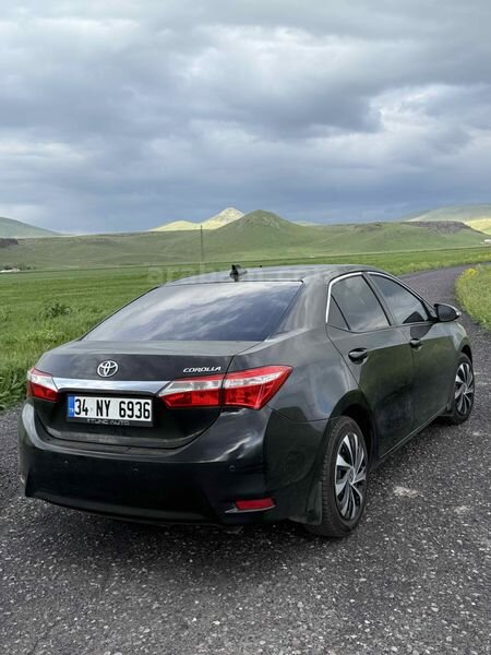 Sahibinden Toyota Corolla 1.33 Life 2017 Model İstanbul 118.800 km Siyah