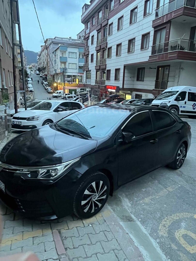 Sahibinden Toyota Corolla 1.33 Life 2017 Model İstanbul 118.800 km Siyah 2