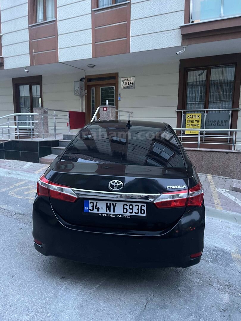 Sahibinden Toyota Corolla 1.33 Life 2017 Model İstanbul 118.800 km Siyah 4