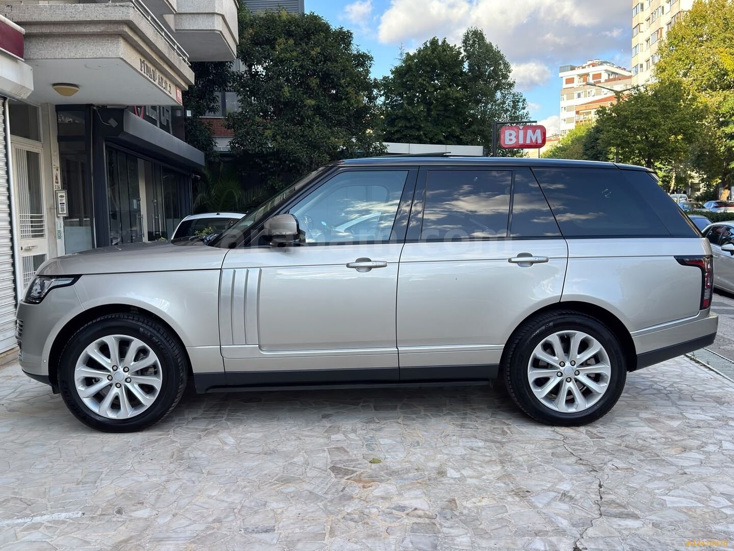 Galeriden Land Rover Range 3.0 TDV6 Vogue 2015 Model İstanbul 29.000 km Bej 7