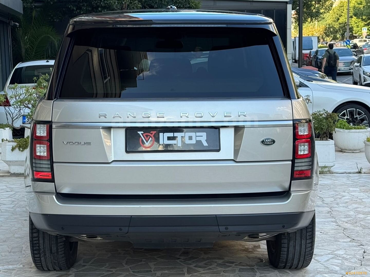 Galeriden Land Rover Range 3.0 TDV6 Vogue 2015 Model İstanbul 29.000 km Bej 5