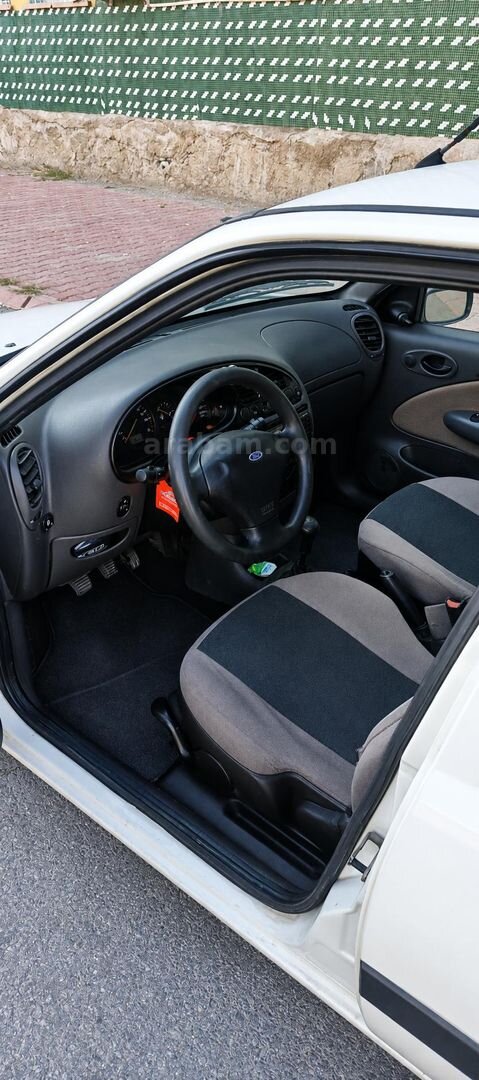 Sahibinden Ford Fiesta 1.25 Flair 2001 Model Kayseri 176.000 km Beyaz 6