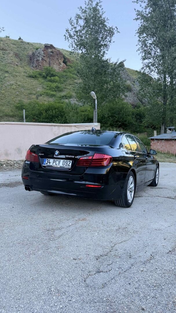 Sahibinden BMW 5 Serisi 525d xDrive Comfort 2013 Model İstanbul 370.000 km Siyah 4