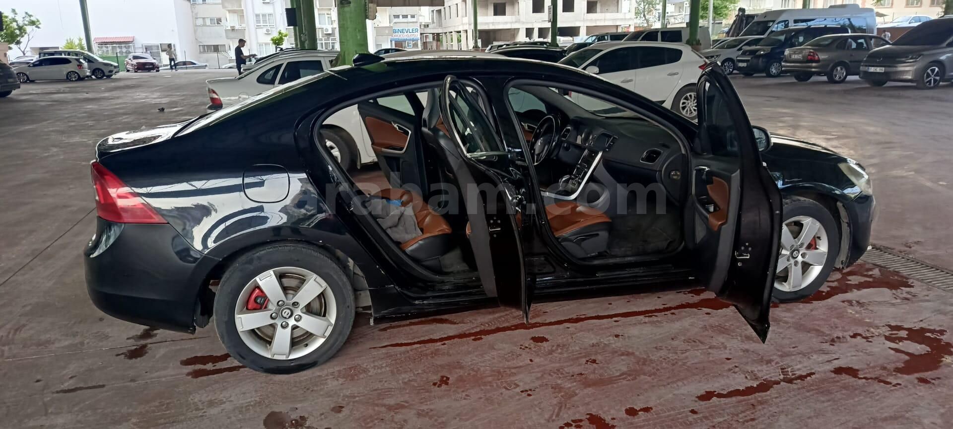 Sahibinden Volvo S60 1.6 D Premium 2013 Model Gaziantep 299.000 km Siyah 5