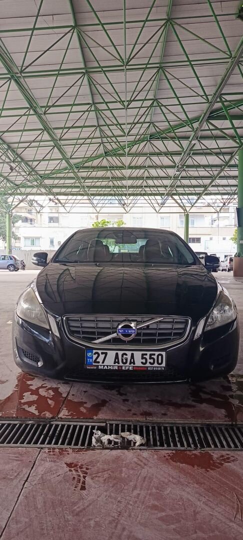 Sahibinden Volvo S60 1.6 D Premium 2013 Model Gaziantep 299.000 km Siyah 1
