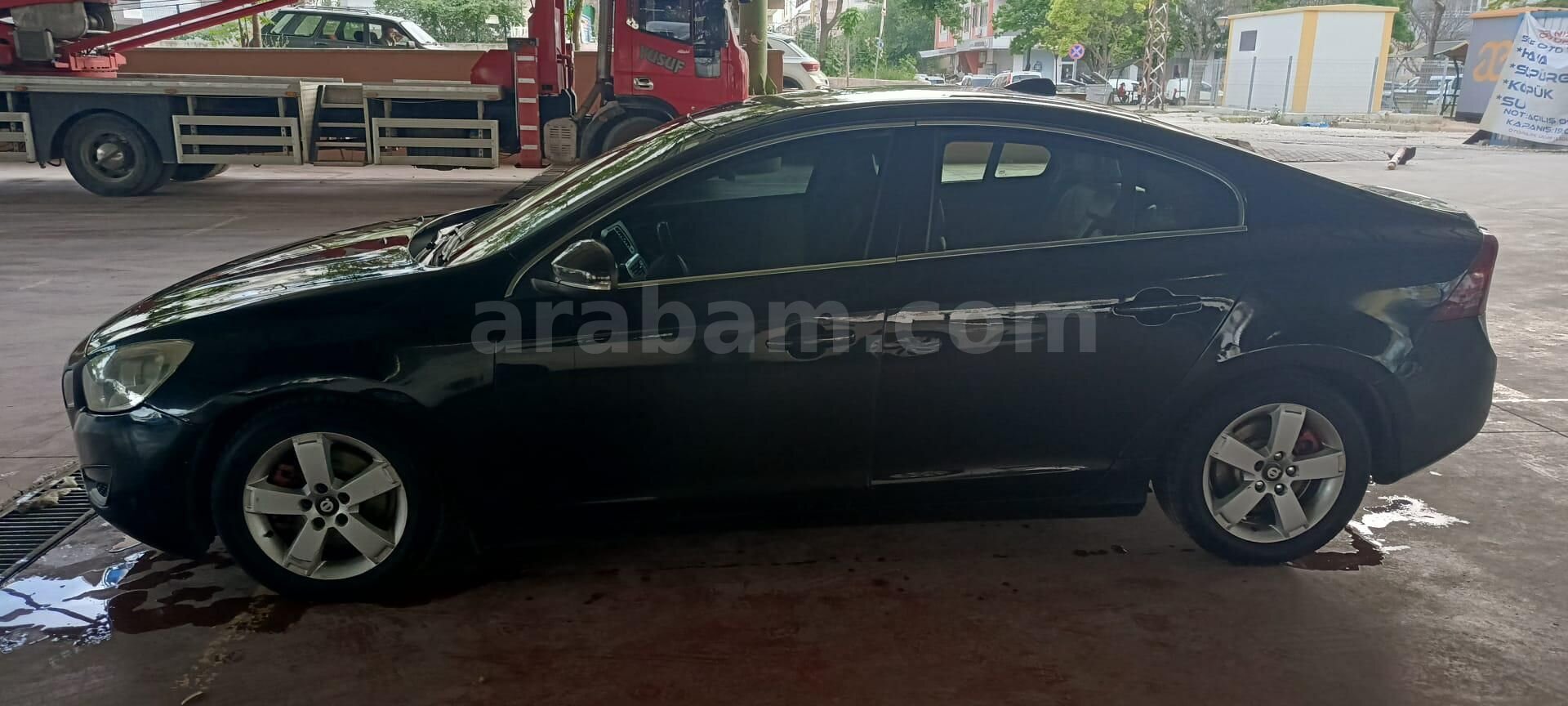Sahibinden Volvo S60 1.6 D Premium 2013 Model Gaziantep 299.000 km Siyah 3