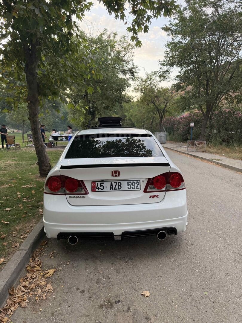 Sahibinden Honda Civic 1.6i VTEC Elegance 2009 Model Manisa 257.000 km Beyaz 3