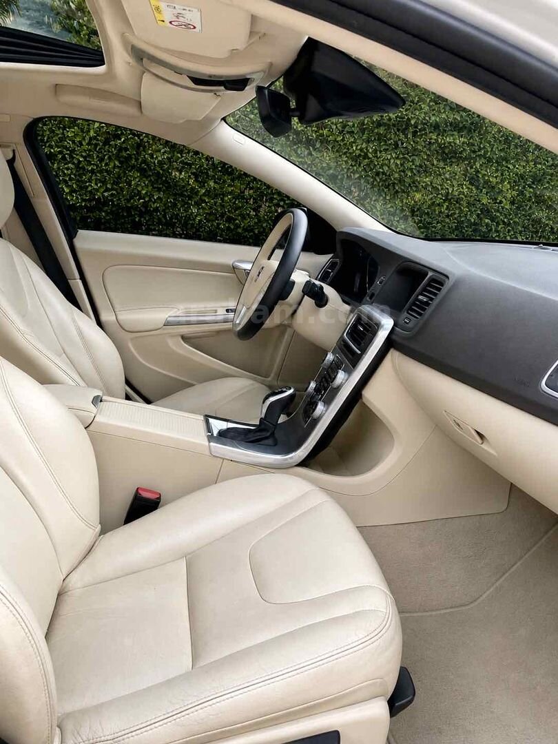 Galeriden Volvo S60 2.0 D Advance 2016 Model İstanbul 320.000 km Beyaz 7