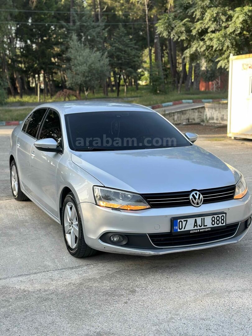 Sahibinden Volkswagen Jetta 1.6 TDi Comfortline 2014 Model Osmaniye 214.000 km Gri 5