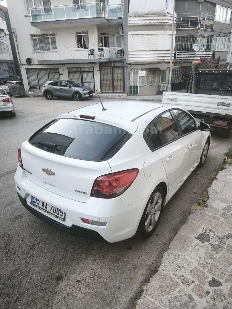 Sahibinden Chevrolet Cruze 1.6 WTCC Edition 2012 Model İzmir 155.500 km Beyaz 3