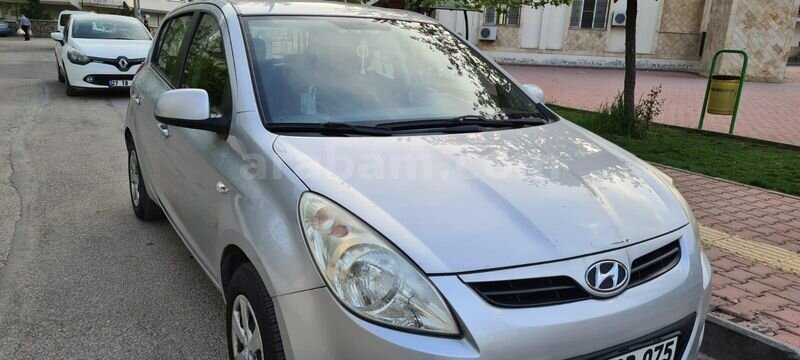 Sahibinden Hyundai i20 Troy 1.4 CRDi Mode 2011 Model Gaziantep 290.000 km Gri (Gümüş)