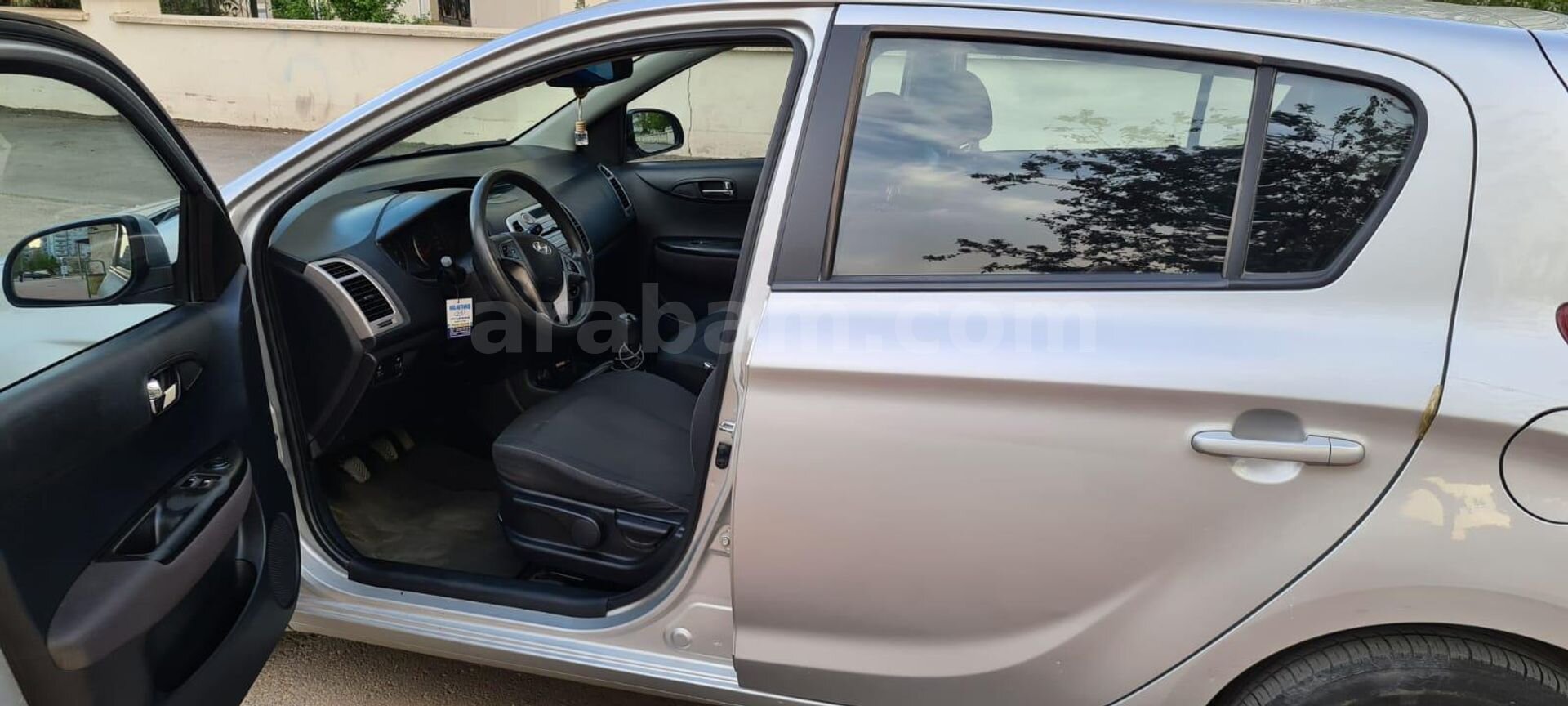 Sahibinden Hyundai i20 Troy 1.4 CRDi Mode 2011 Model Gaziantep 290.000 km Gri (Gümüş) 3