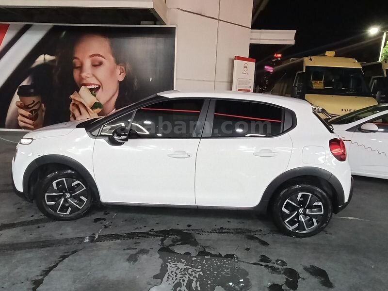 Sahibinden Citroen C3 1.2 PureTech Feel 2021 Model İstanbul 77.500 km Beyaz