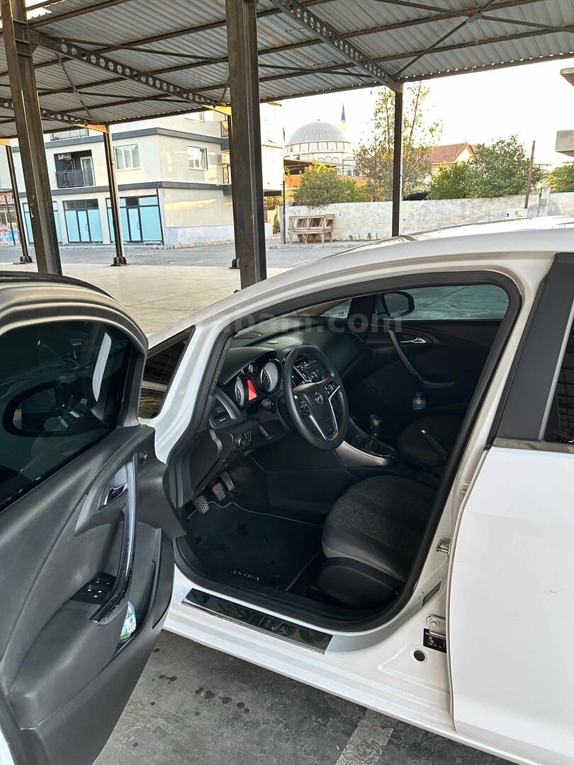 Sahibinden Opel Astra 1.6 Edition 2015 Model Aydın 189.000 km Beyaz 6