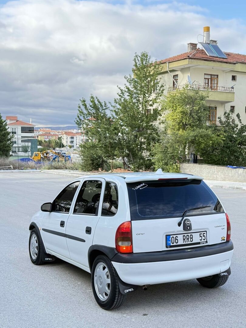 Sahibinden Opel Corsa 1.4 GLS 1998 Model Çorum 240.000 km Beyaz 5