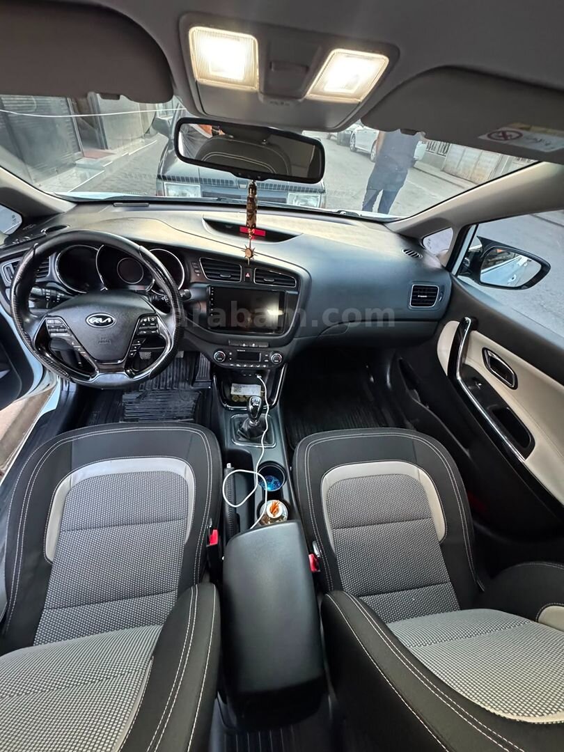 Sahibinden Kia Ceed 1.6 CRDi Concept 2013 Model Bursa 160.000 km Beyaz 7