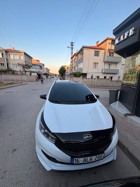 Sahibinden Kia Ceed 1.6 CRDi Concept 2013 Model Bursa 160.000 km Beyaz