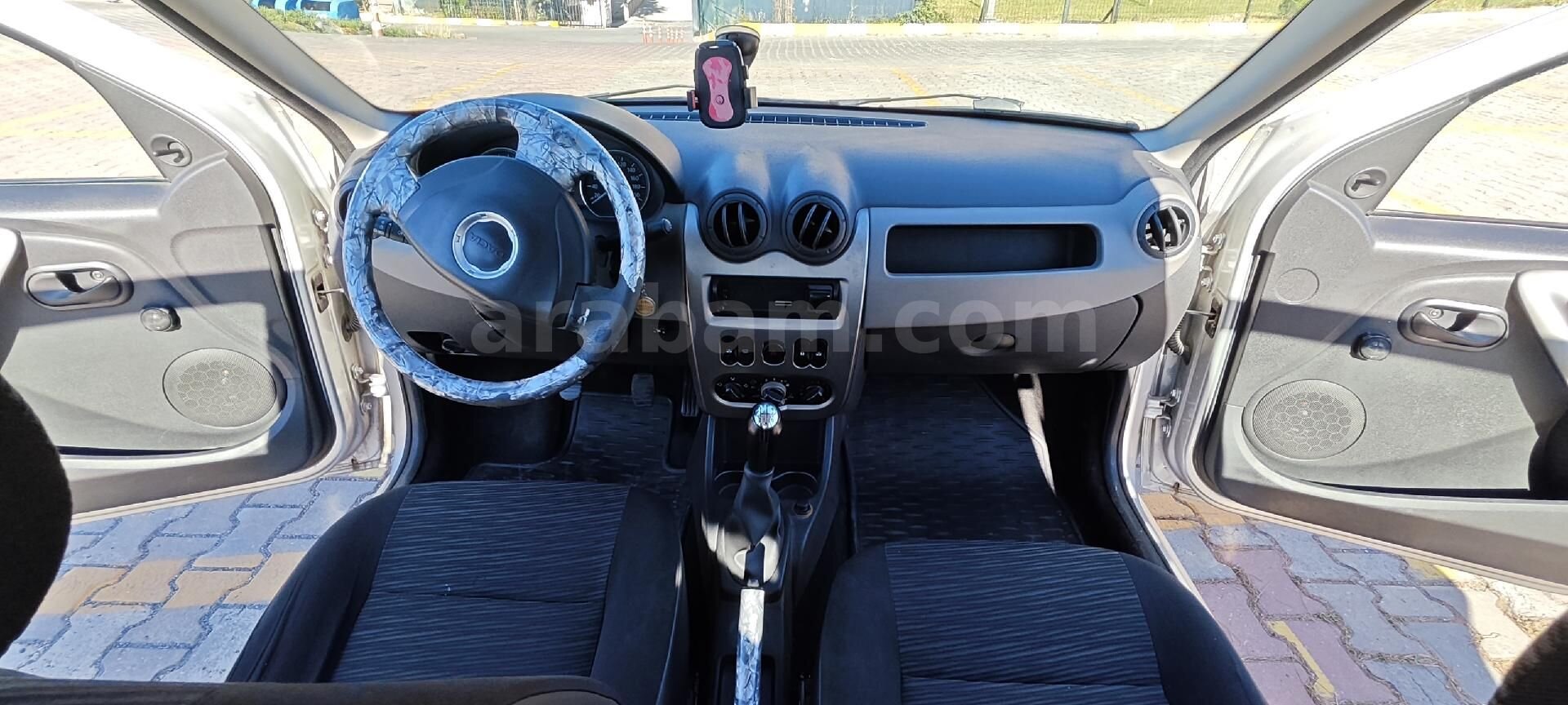 Sahibinden Dacia Logan 1.4 Ambiance 2011 Model İstanbul 106.000 km Gri (Gümüş) 5