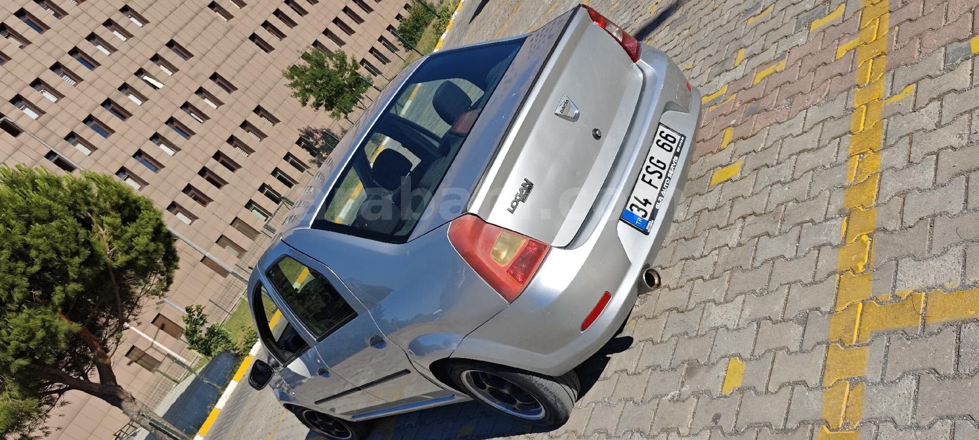Sahibinden Dacia Logan 1.4 Ambiance 2011 Model İstanbul 106.000 km Gri (Gümüş) 3