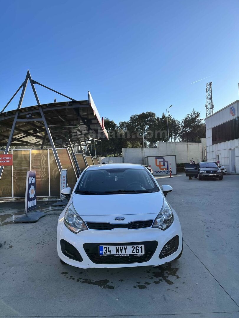 Sahibinden Kia Rio 1.25 CVVT Fancy 2012 Model İstanbul 252.000 km Beyaz 6