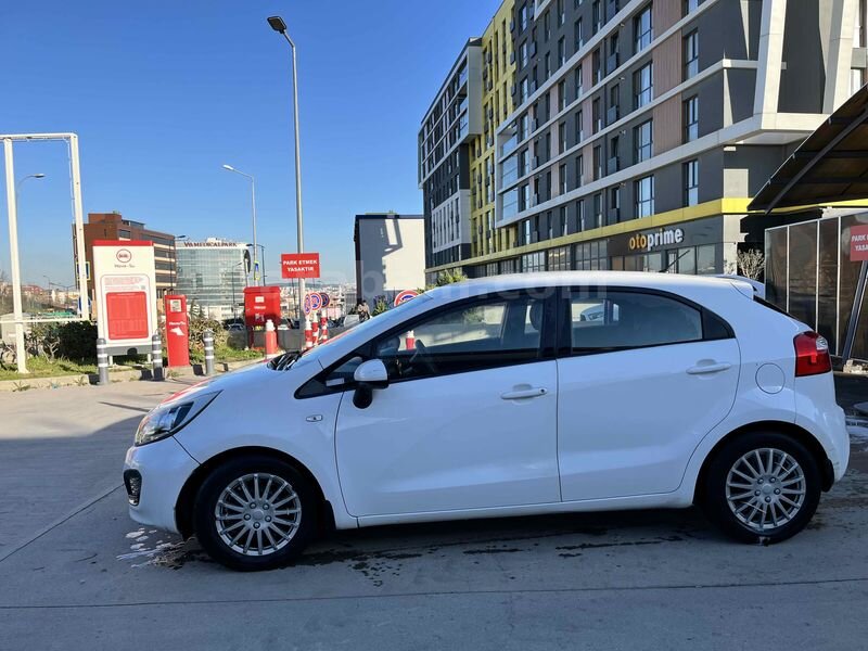 Sahibinden Kia Rio 1.25 CVVT Fancy 2012 Model İstanbul 252.000 km Beyaz
