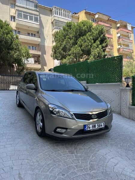 Sahibinden Kia Ceed 1.6 CRDi Motion 2012 Model İstanbul 159.000 km Bej