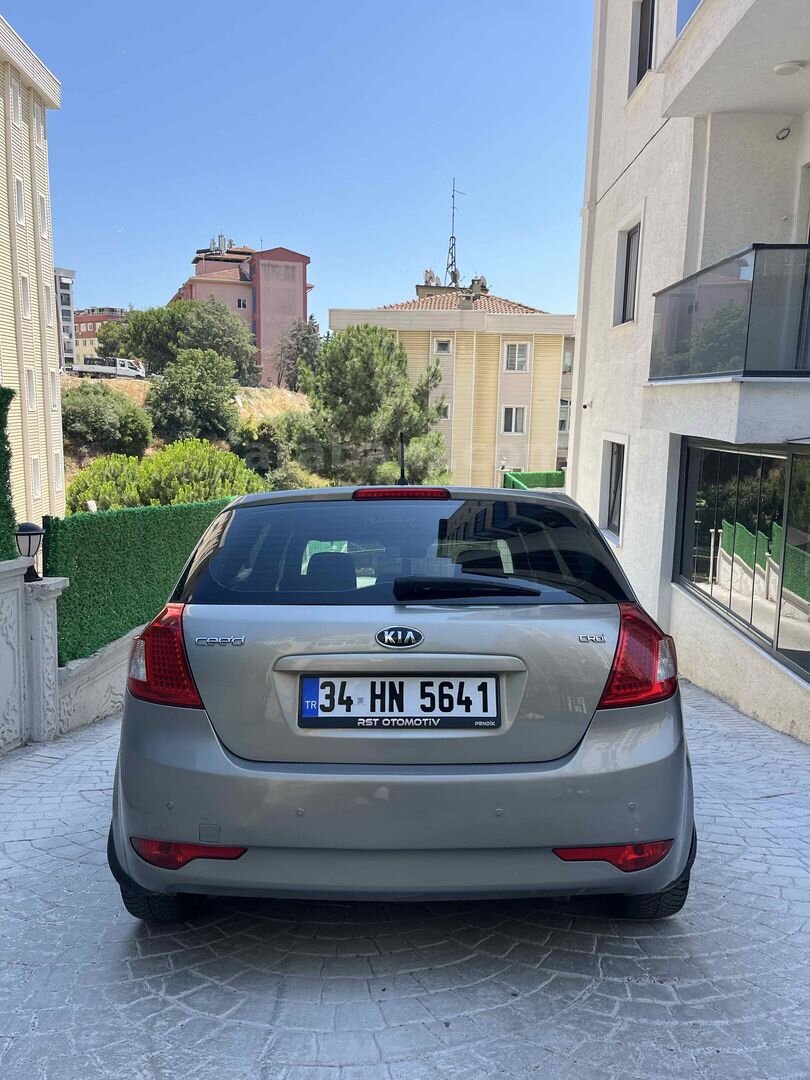 Sahibinden Kia Ceed 1.6 CRDi Motion 2012 Model İstanbul 159.000 km Bej 7