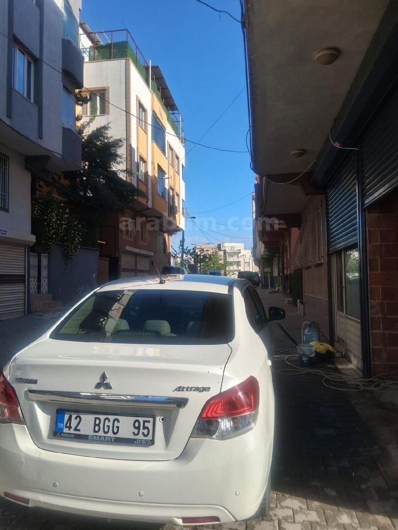 Sahibinden Mitsubishi Attrage 1.2 Intense 2015 Model Gaziantep 30.000 km Beyaz 4