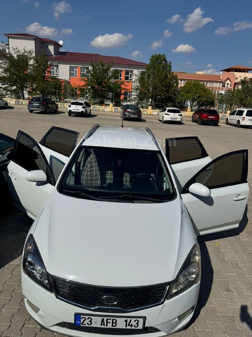 Sahibinden Kia Ceed 1.6 CRDi Motion SW 2011 Model Diyarbakır 208.500 km Beyaz 5