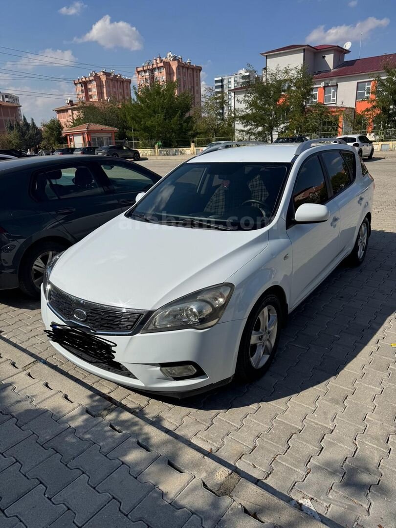 Sahibinden Kia Ceed 1.6 CRDi Motion SW 2011 Model Diyarbakır 208.500 km Beyaz 1