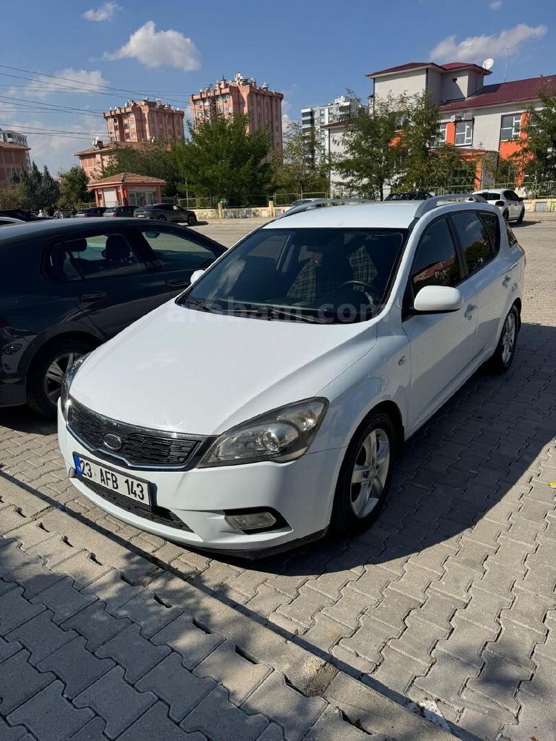 Sahibinden Kia Ceed 1.6 CRDi Motion SW 2011 Model Diyarbakır 208.500 km Beyaz 2