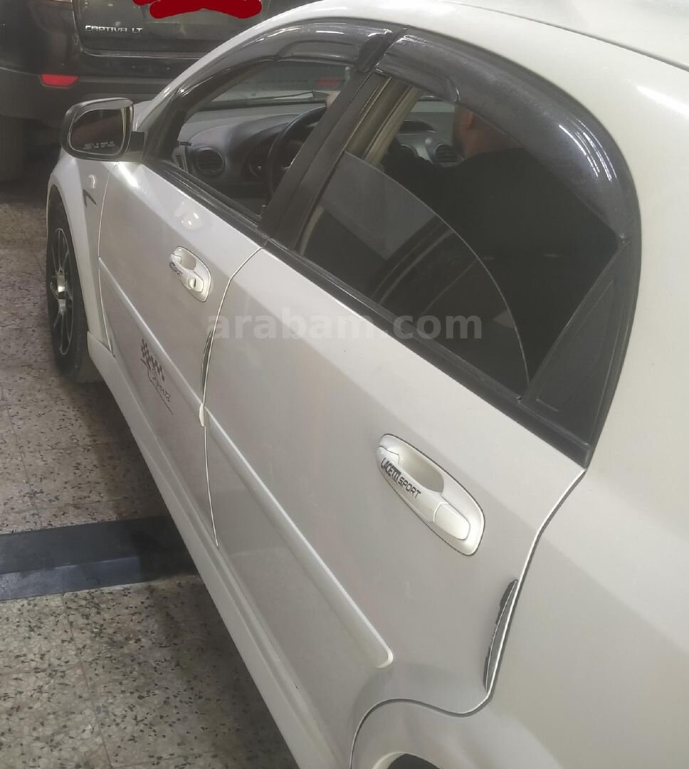 Sahibinden Chevrolet Lacetti 1.4 SE 2010 Model İstanbul 115.000 km Beyaz 4