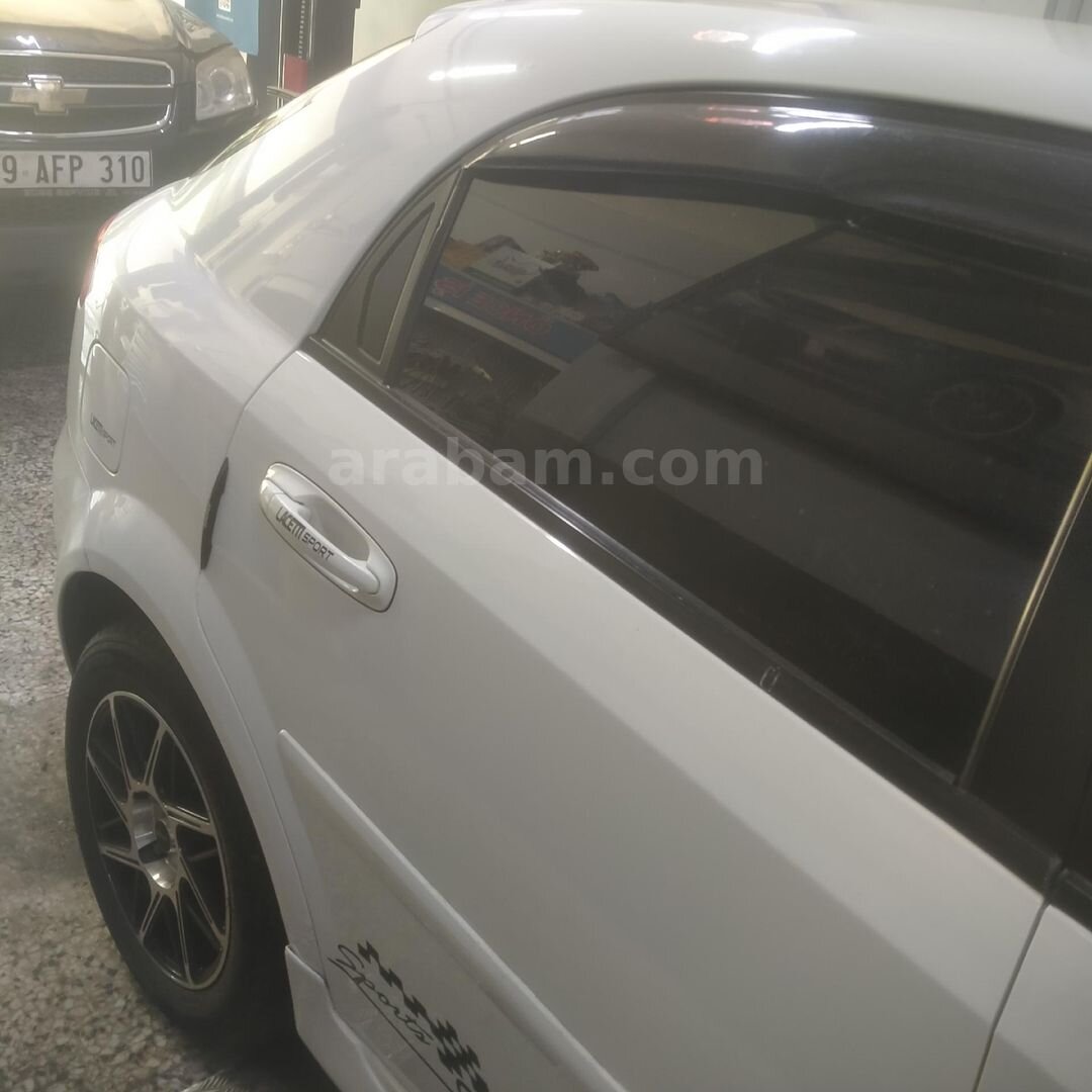 Sahibinden Chevrolet Lacetti 1.4 SE 2010 Model İstanbul 115.000 km Beyaz 2