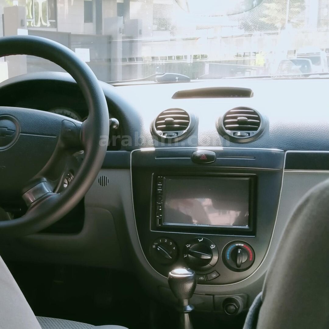 Sahibinden Chevrolet Lacetti 1.4 SE 2010 Model İstanbul 115.000 km Beyaz 5