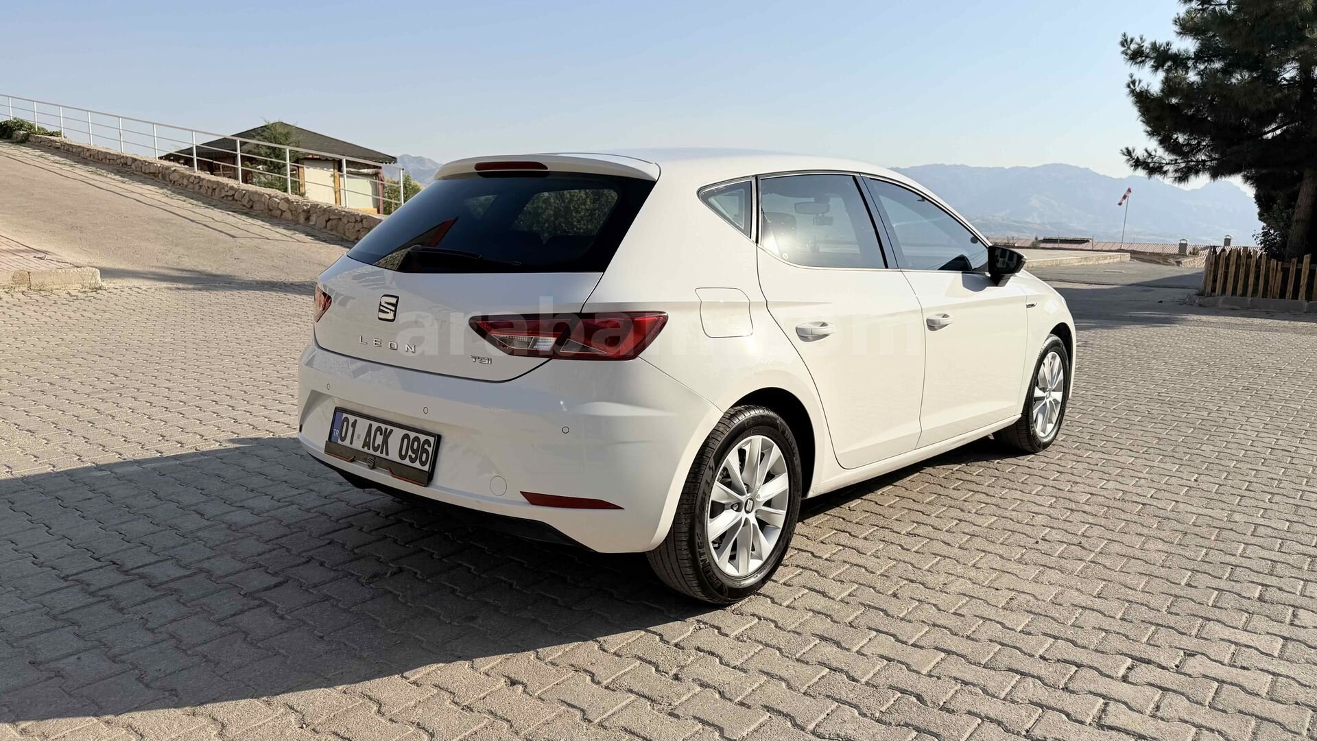 Sahibinden Seat Leon 1.6 TDI Style 2017 Model Şırnak 197.000 km Beyaz 5