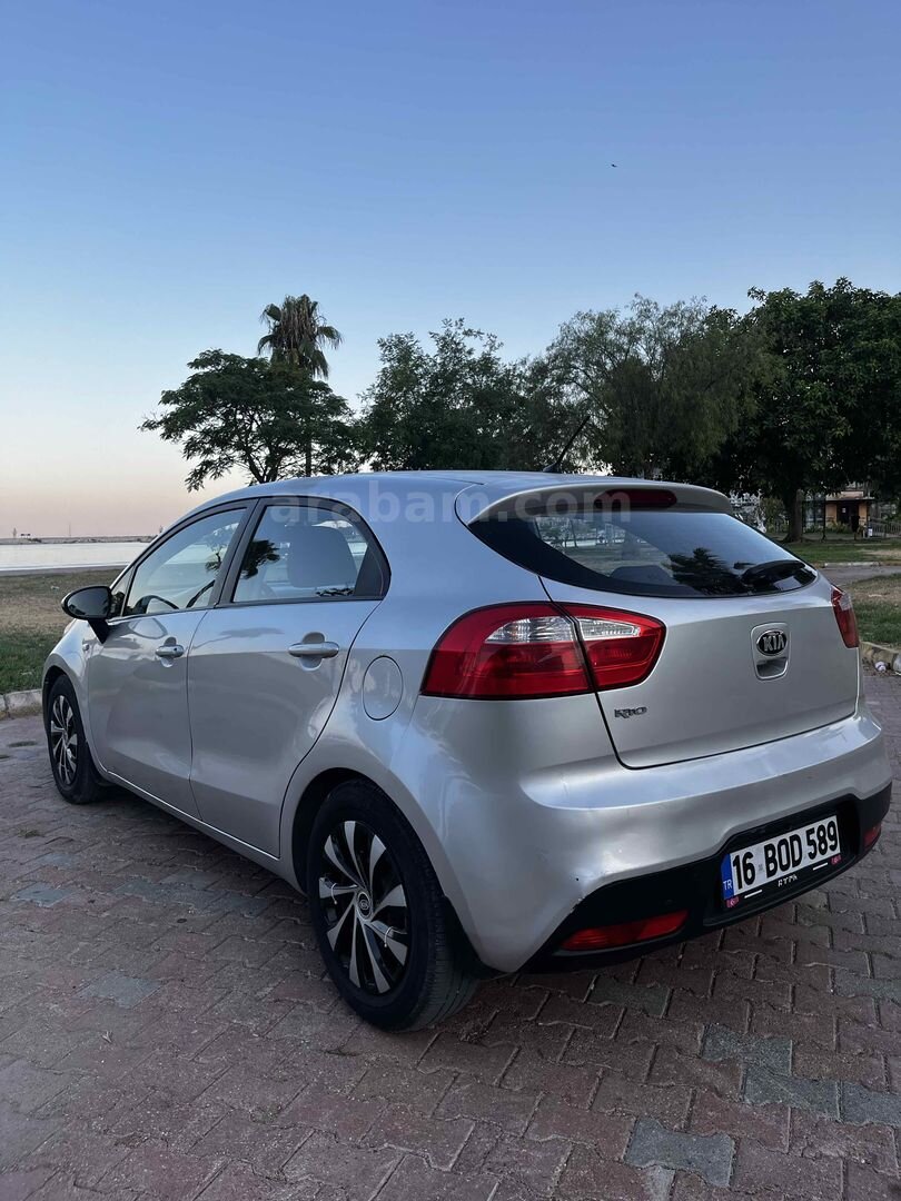 Sahibinden Kia Rio 1.25 CVVT Fancy 2013 Model Antalya 189.000 km Gri 6