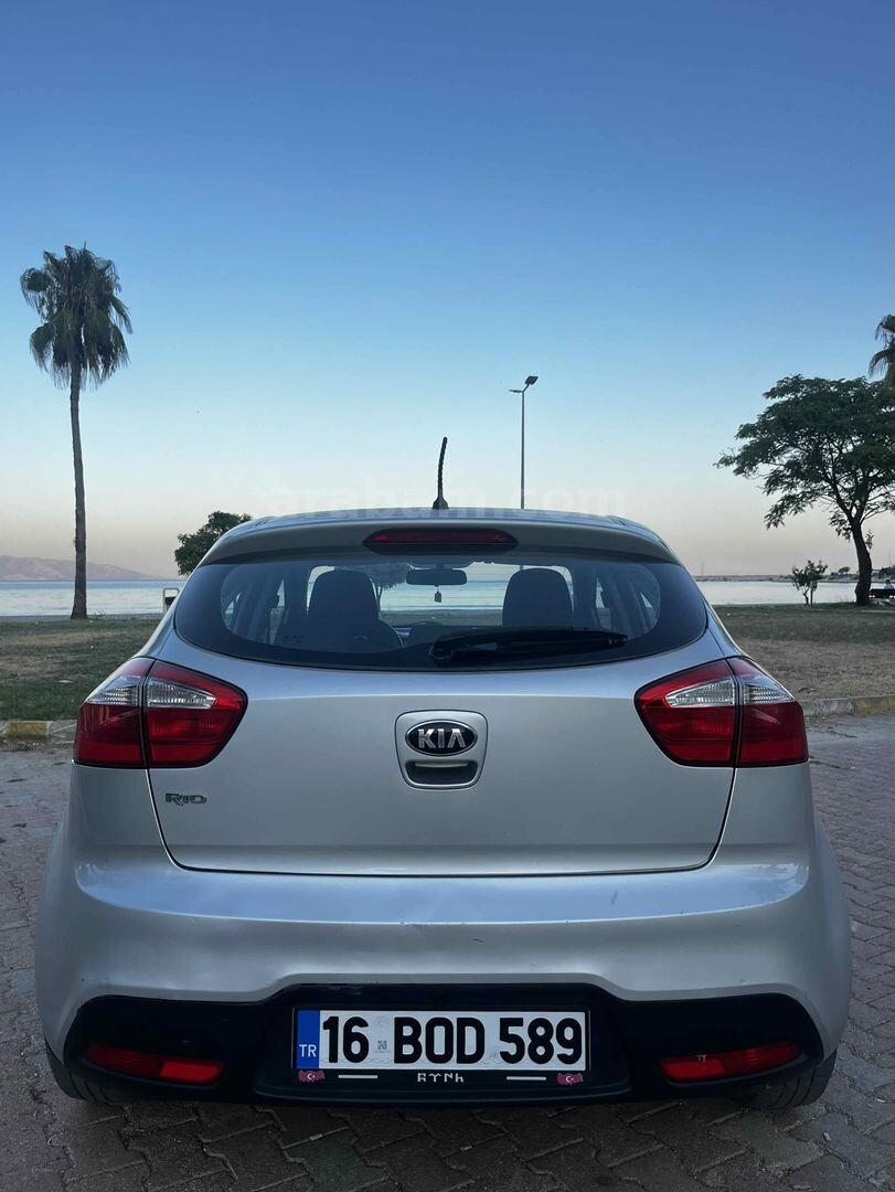 Sahibinden Kia Rio 1.25 CVVT Fancy 2013 Model Antalya 189.000 km Gri 4