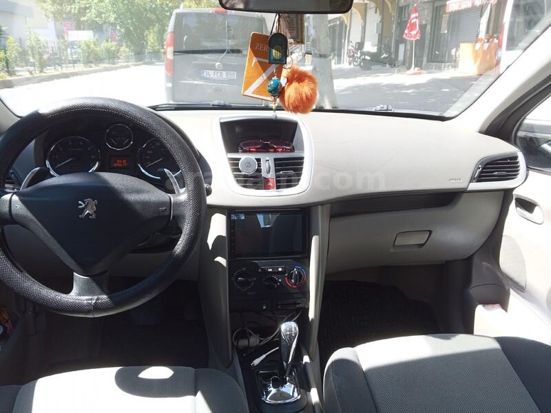 Sahibinden Peugeot 207 1.4 Trendy 2010 Model İstanbul 125.000 km Bej