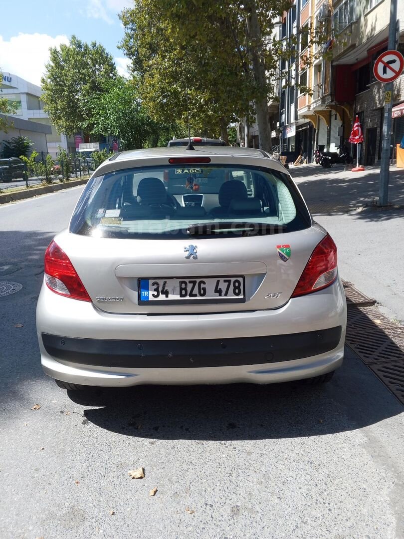 Sahibinden Peugeot 207 1.4 Trendy 2010 Model İstanbul 125.000 km Bej 3