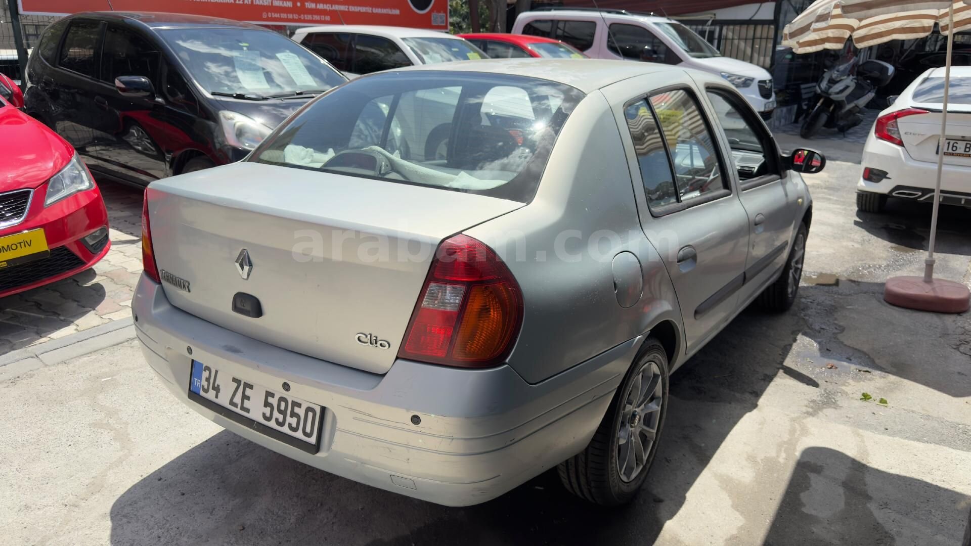 Galeriden Renault Clio 1.4 RNA 2000 Model İstanbul 86.000 km Gri (Gümüş) 7